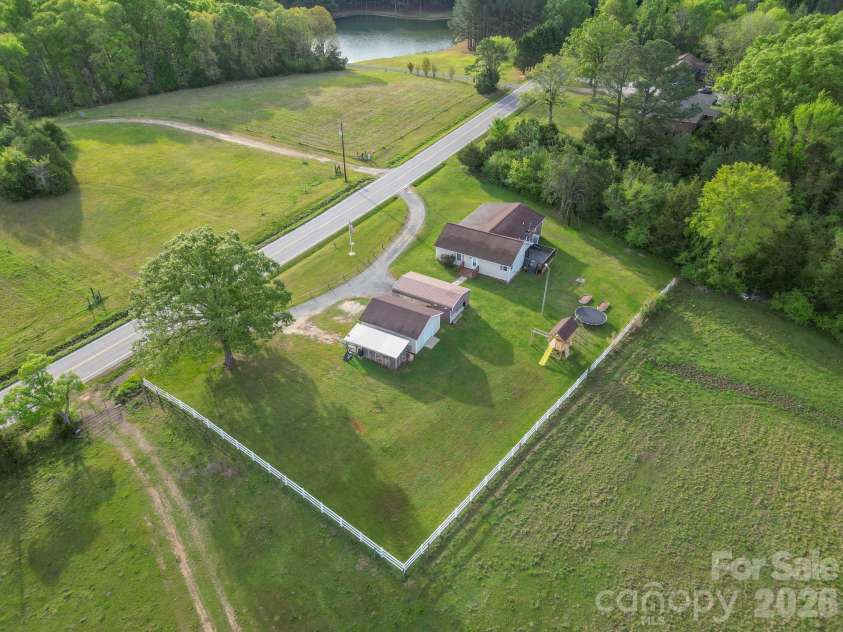 1317 Potter Road, Lancaster, SC 29720.  MLS# CAR4365891, YatesRealty ID 10532. 