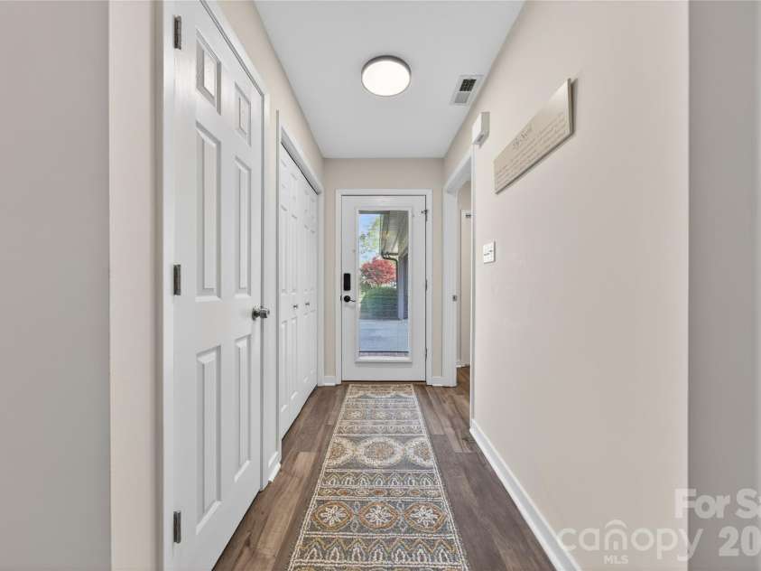 9018 St Lucia Lane, Charlotte, NC 28277.  MLS# CAR4363667, YatesRealty ID 10533. 