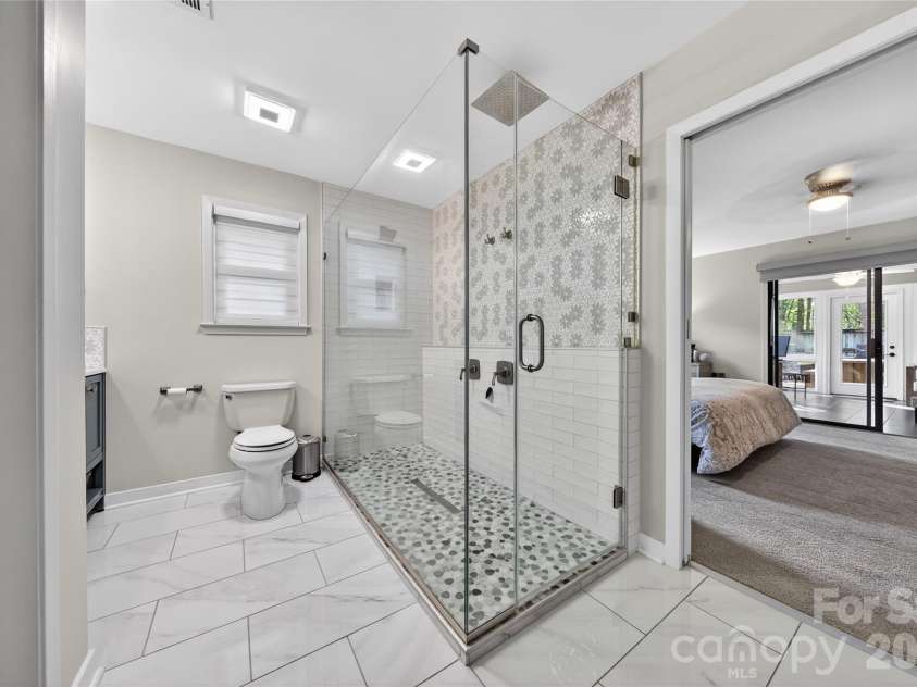 9018 St Lucia Lane, Charlotte, NC 28277.  MLS# CAR4363667, YatesRealty ID 10533. 