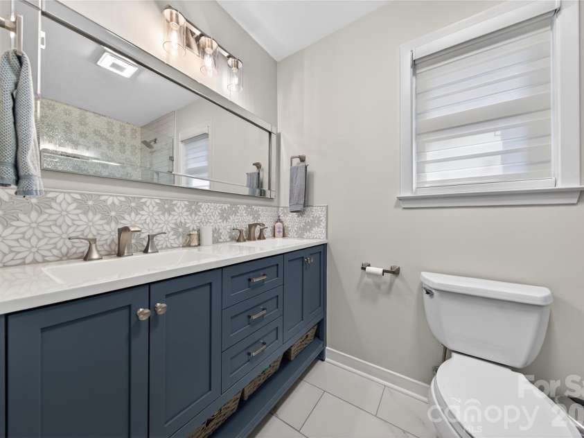 9018 St Lucia Lane, Charlotte, NC 28277.  MLS# CAR4363667, YatesRealty ID 10533. 