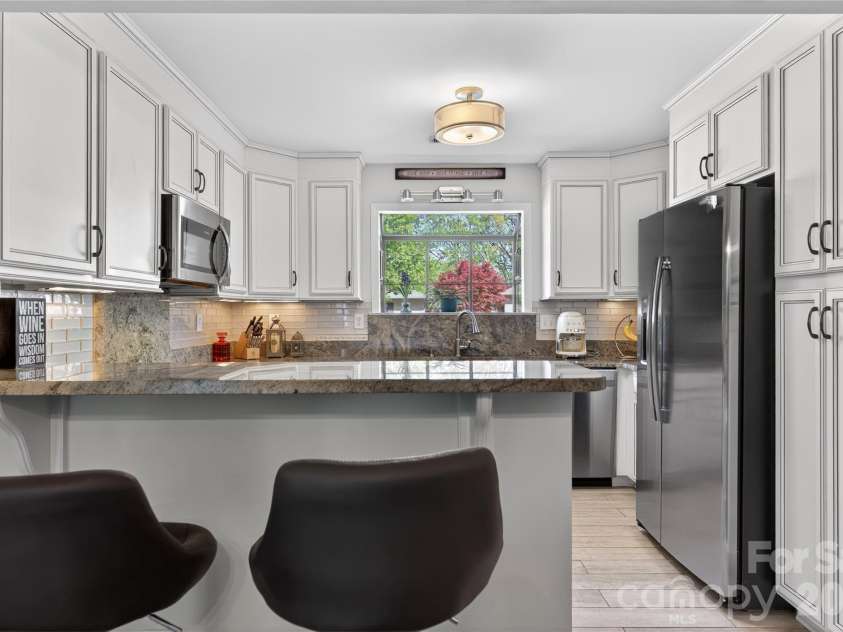 9018 St Lucia Lane, Charlotte, NC 28277.  MLS# CAR4363667, YatesRealty ID 10533. 