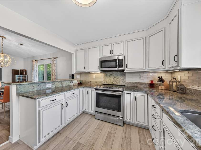 9018 St Lucia Lane, Charlotte, NC 28277.  MLS# CAR4363667, YatesRealty ID 10533. 