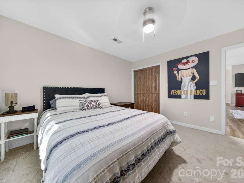 9018 St Lucia Lane, Charlotte, NC 28277.  MLS# CAR4363667, YatesRealty ID 10533. 