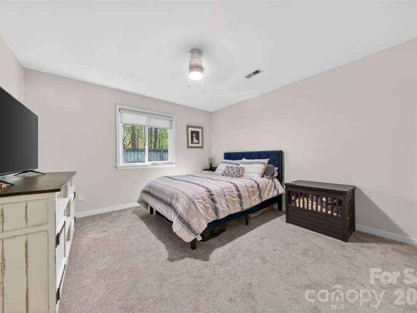 9018 St Lucia Lane, Charlotte, NC 28277.  MLS# CAR4363667, YatesRealty ID 10533. 