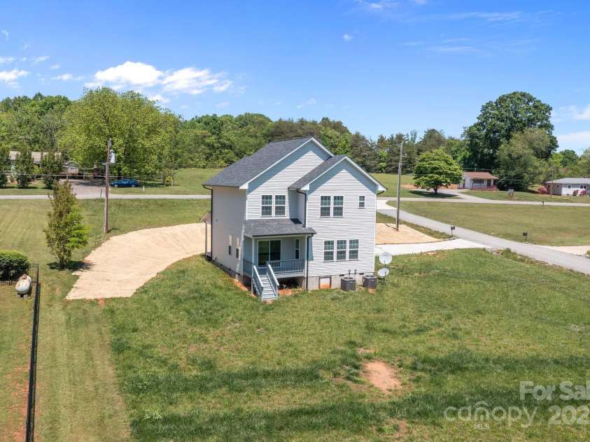 106 Desert Sky Court, Statesville, NC 28625.  MLS# CAR4237719, YatesRealty ID 10536. 