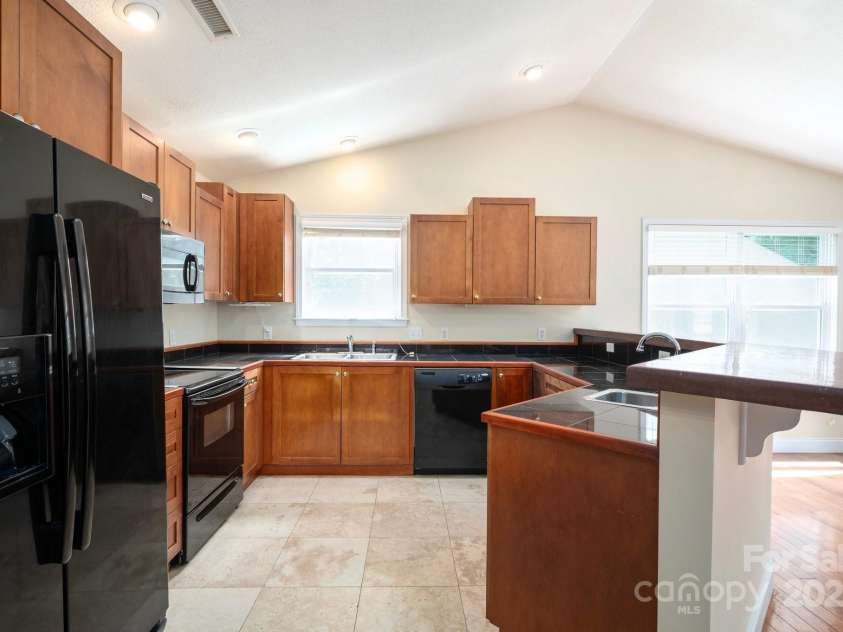 29 Honey Hollow Lane, Fairview, NC 28730.  MLS# CAR4270487, YatesRealty ID 10537. Spacious kitchen 