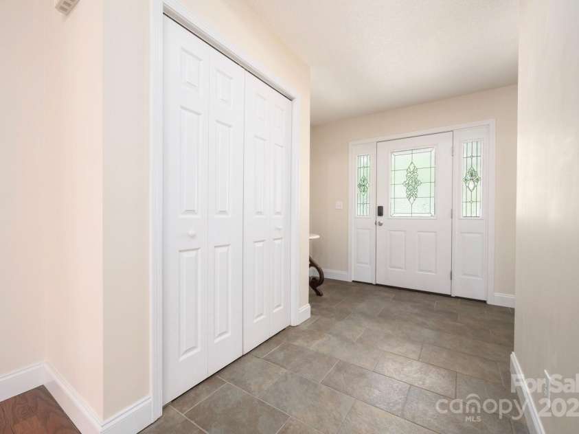 29 Honey Hollow Lane, Fairview, NC 28730.  MLS# CAR4270487, YatesRealty ID 10537. Tile entryway
