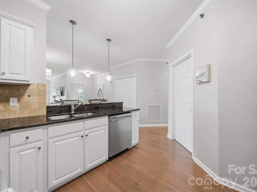 1410 4th Street Drive, Hickory, NC 28601.  MLS# CAR4396782, YatesRealty ID 10538. 