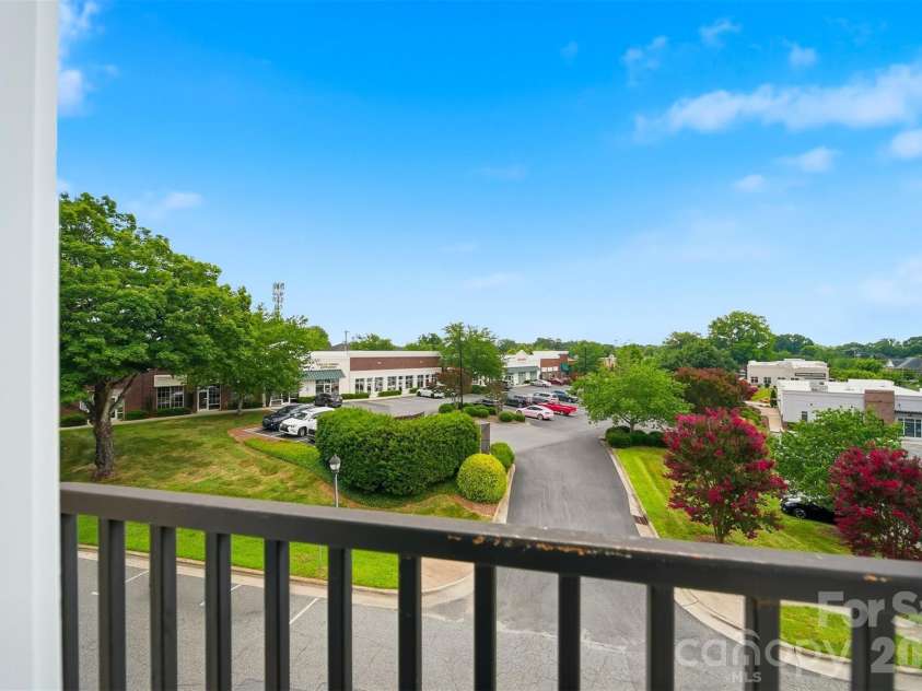 1410 4th Street Drive, Hickory, NC 28601.  MLS# CAR4396782, YatesRealty ID 10538. 