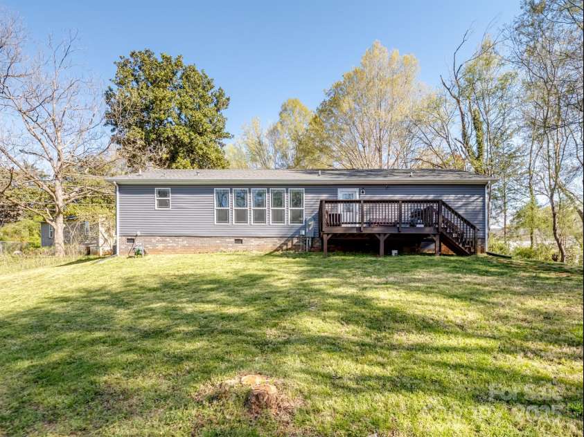 33 Travora Circle, York, SC 29745.  MLS# CAR4238069, YatesRealty ID 10539. 