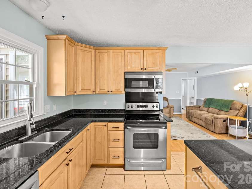 430 Bass Lane, Charlotte, NC 28270.  MLS# CAR4366776, YatesRealty ID 10540. Kitchen