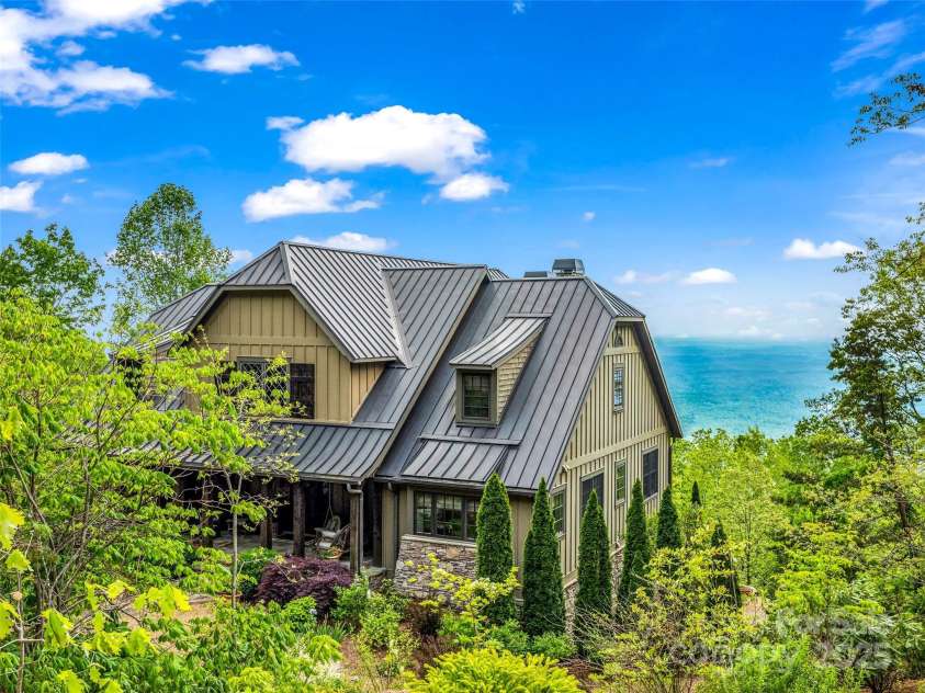 132 Eastman Place, Mill Spring, NC 28756.  MLS# CAR4249202, YatesRealty ID 10541. 