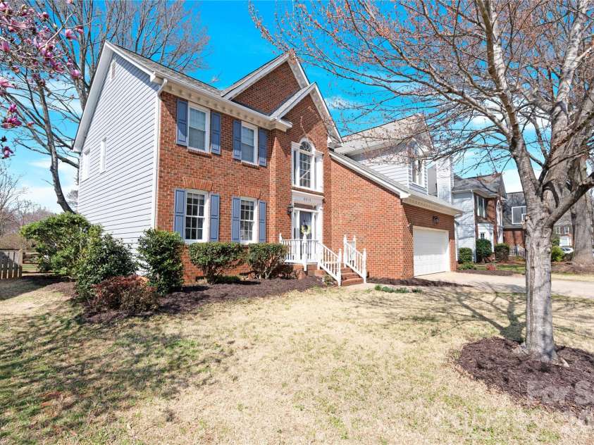 8810 Peppergrass Lane, Waxhaw, NC 28173.  MLS# CAR4353284, YatesRealty ID 10542. 