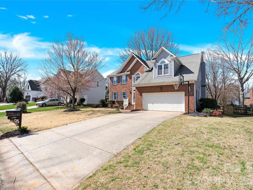 8810 Peppergrass Lane, Waxhaw, NC 28173.  MLS# CAR4353284, YatesRealty ID 10542. 
