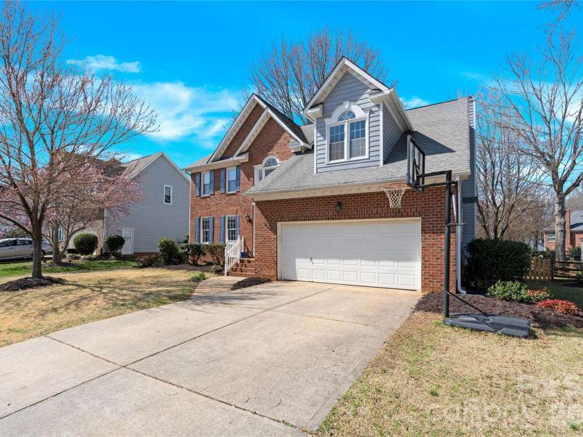 8810 Peppergrass Lane, Waxhaw, NC 28173.  MLS# CAR4353284, YatesRealty ID 10542. 