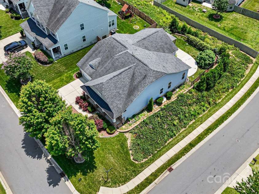 4006 Fall Oak Terrace, Fort Mill, SC 29707.  MLS# CAR4242980, YatesRealty ID 10543. 