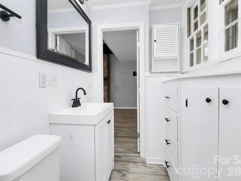 105 Deaver Street, Chester, SC 29706.  MLS# CAR4312540, YatesRealty ID 10544. Bathroom