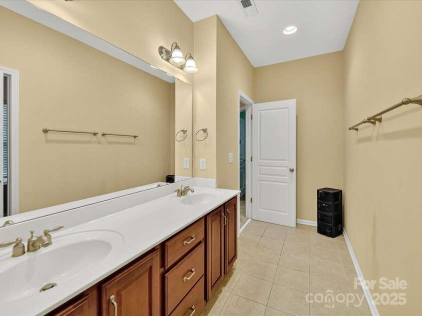 13127 Centennial Commons Parkway, Huntersville, NC 28078.  MLS# CAR4307874, YatesRealty ID 10545. 