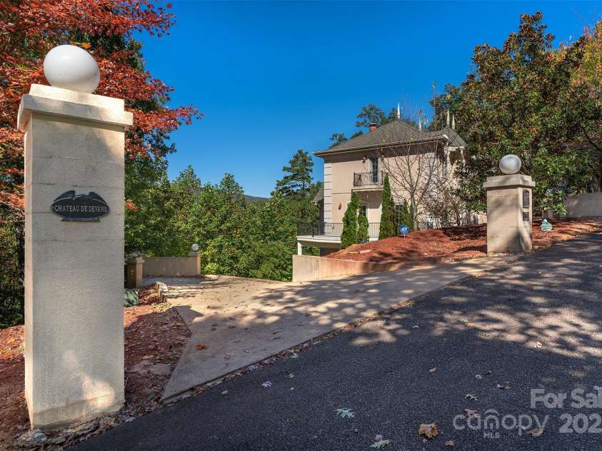 345 Hawks Nest Trail, Lake Lure, NC 28746.  MLS# CAR4313518, YatesRealty ID 10545. 