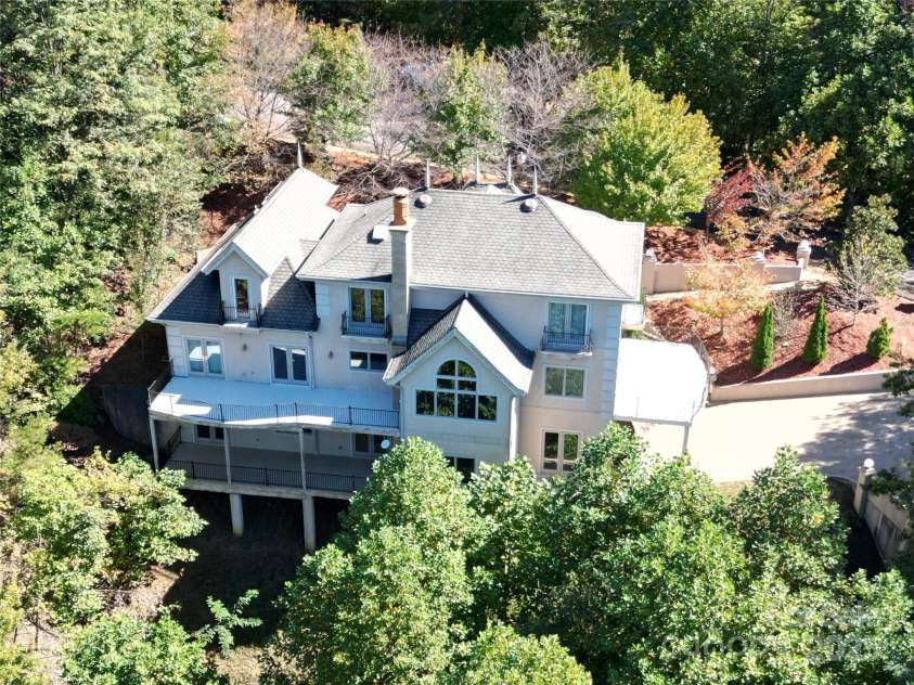 345 Hawks Nest Trail, Lake Lure, NC 28746.  MLS# CAR4313518, YatesRealty ID 10545. 