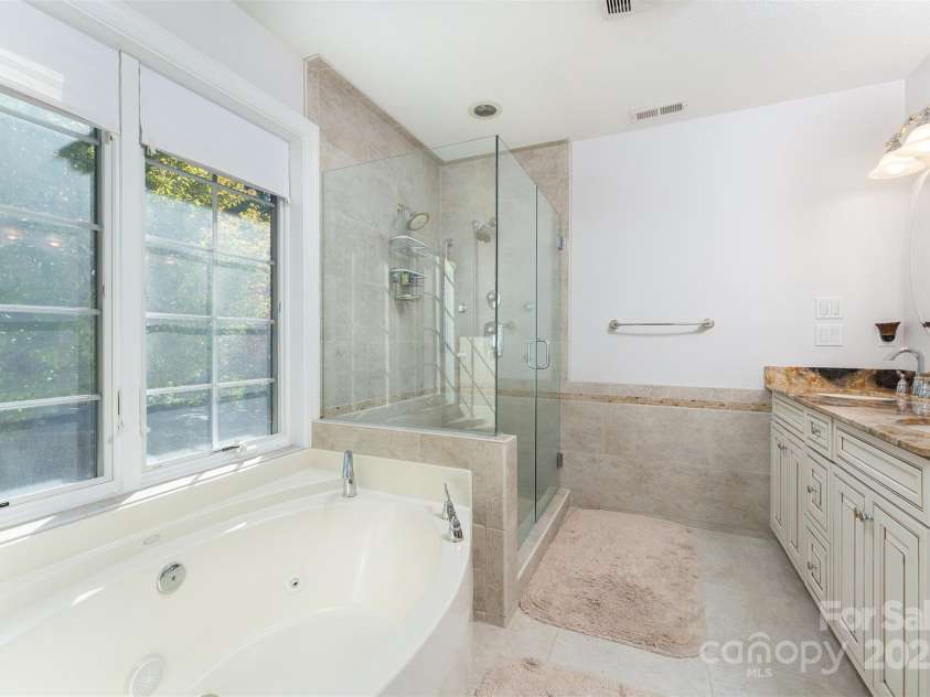 345 Hawks Nest Trail, Lake Lure, NC 28746.  MLS# CAR4313518, YatesRealty ID 10545. 
