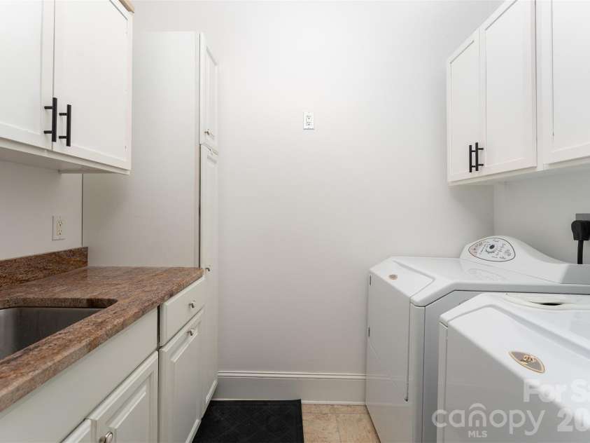 345 Hawks Nest Trail, Lake Lure, NC 28746.  MLS# CAR4313518, YatesRealty ID 10545. 