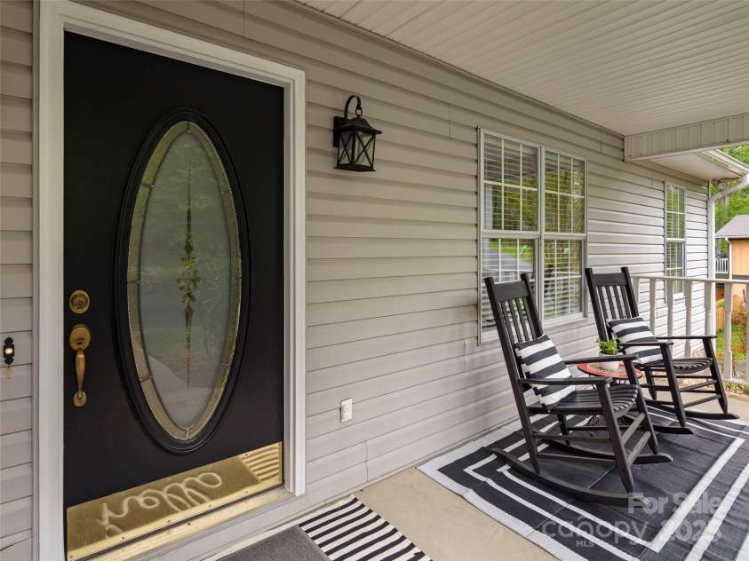 103 Higgins Road, Fletcher, NC 28732.  MLS# CAR4251301, YatesRealty ID 10546. 