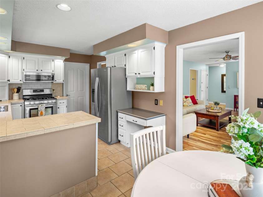 103 Higgins Road, Fletcher, NC 28732.  MLS# CAR4251301, YatesRealty ID 10546. 
