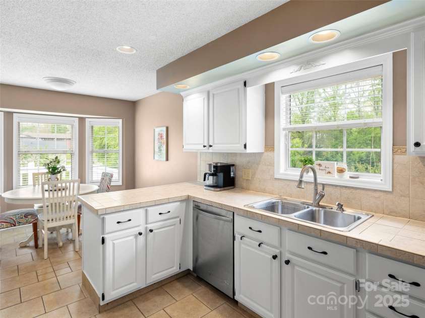 103 Higgins Road, Fletcher, NC 28732.  MLS# CAR4251301, YatesRealty ID 10546. 