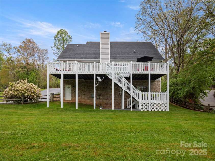 103 Higgins Road, Fletcher, NC 28732.  MLS# CAR4251301, YatesRealty ID 10546. 