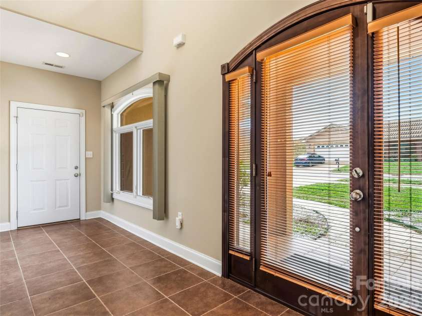 44 Pacifico Drive, Asheville, NC 28806.  MLS# CAR4358449, YatesRealty ID 10546. 