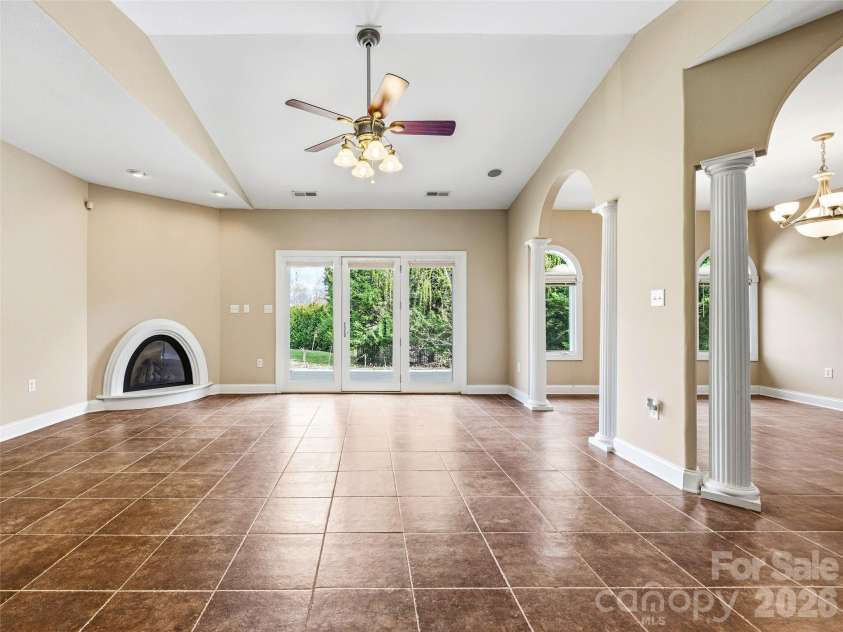 44 Pacifico Drive, Asheville, NC 28806.  MLS# CAR4358449, YatesRealty ID 10546. 