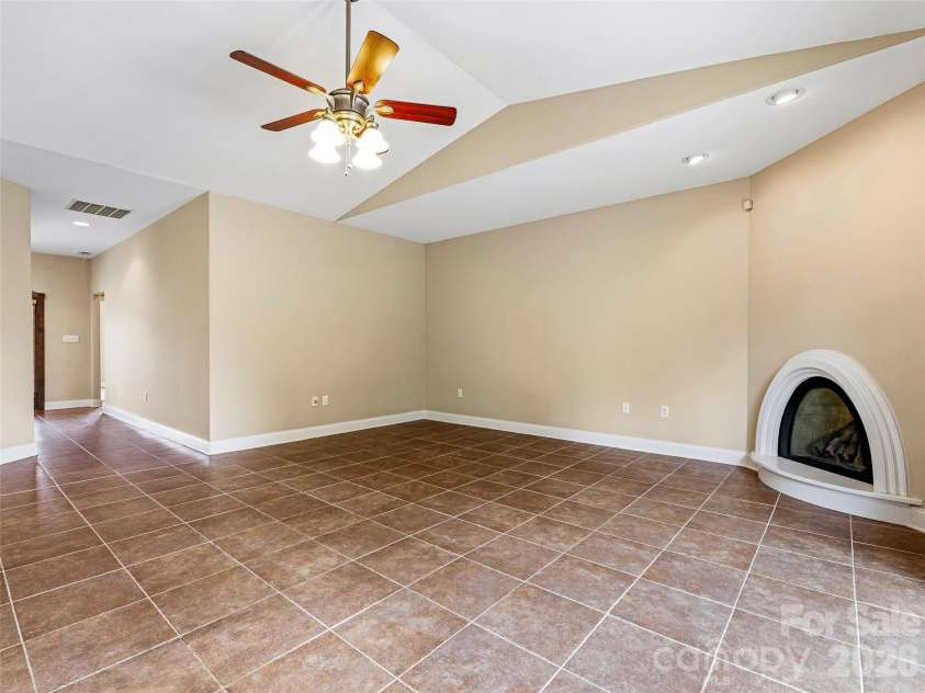 44 Pacifico Drive, Asheville, NC 28806.  MLS# CAR4358449, YatesRealty ID 10546. 