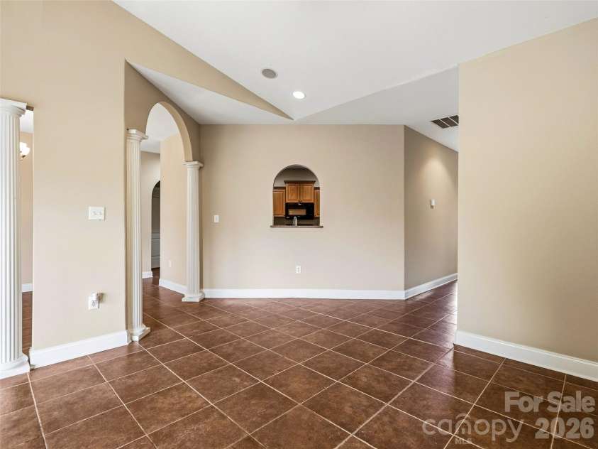 44 Pacifico Drive, Asheville, NC 28806.  MLS# CAR4358449, YatesRealty ID 10546. 