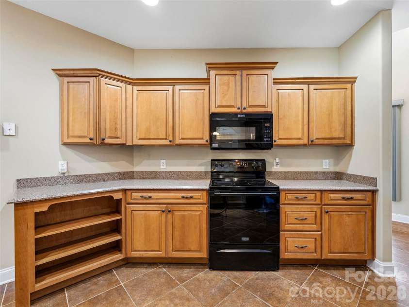 44 Pacifico Drive, Asheville, NC 28806.  MLS# CAR4358449, YatesRealty ID 10546. 