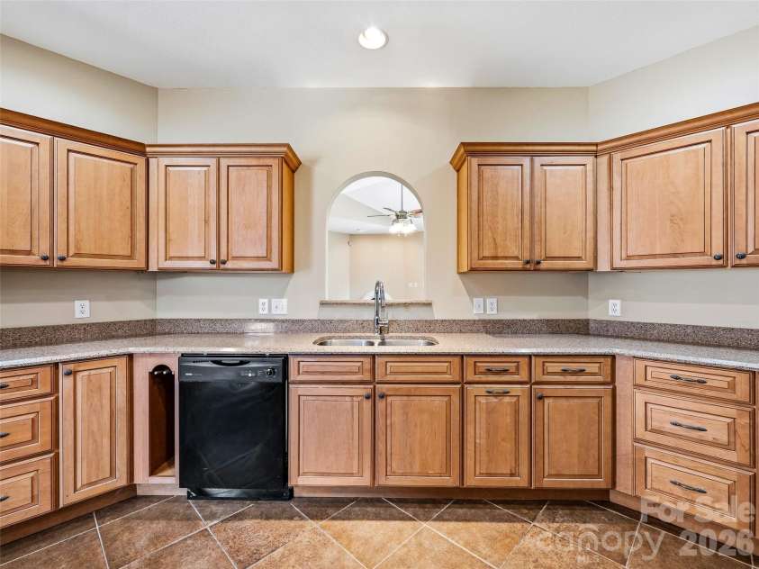 44 Pacifico Drive, Asheville, NC 28806.  MLS# CAR4358449, YatesRealty ID 10546. 