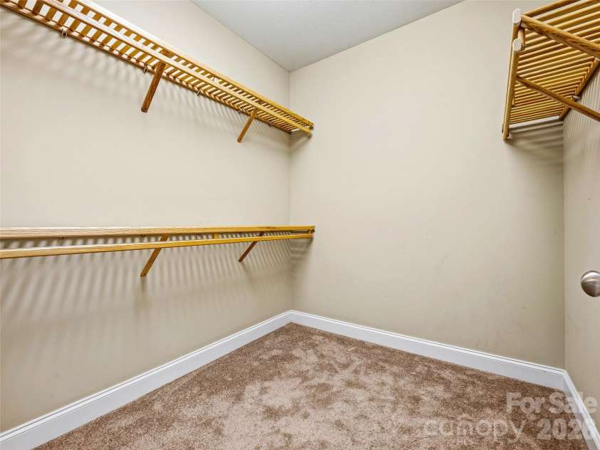 44 Pacifico Drive, Asheville, NC 28806.  MLS# CAR4358449, YatesRealty ID 10546. 