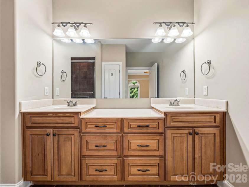 44 Pacifico Drive, Asheville, NC 28806.  MLS# CAR4358449, YatesRealty ID 10546. 