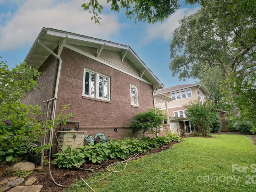 311 Union Street, Morganton, NC 28655.  MLS# CAR4250809, YatesRealty ID 10547. 