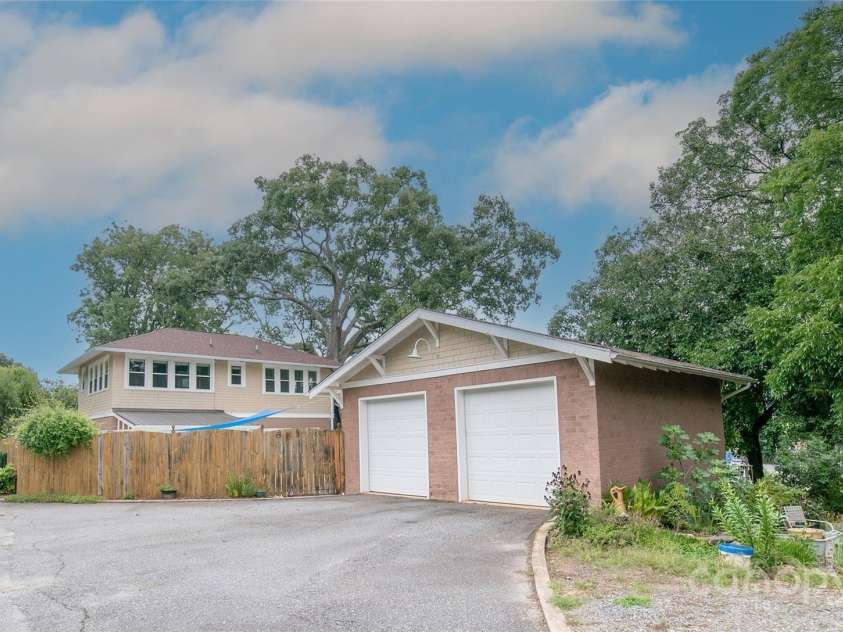 311 Union Street, Morganton, NC 28655.  MLS# CAR4250809, YatesRealty ID 10547. 
