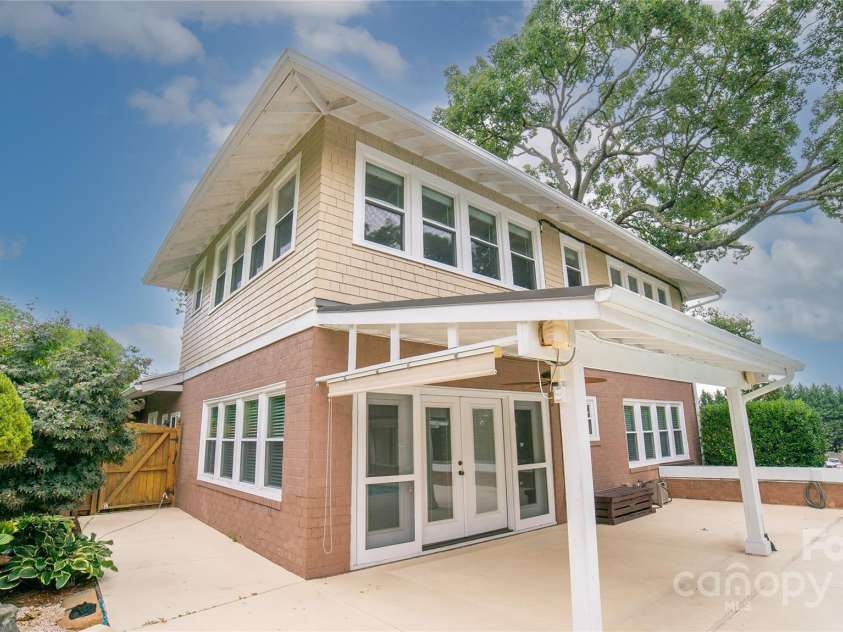 311 Union Street, Morganton, NC 28655.  MLS# CAR4250809, YatesRealty ID 10547. 