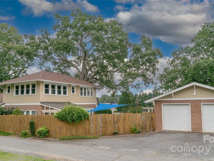 311 Union Street, Morganton, NC 28655.  MLS# CAR4250809, YatesRealty ID 10547. 
