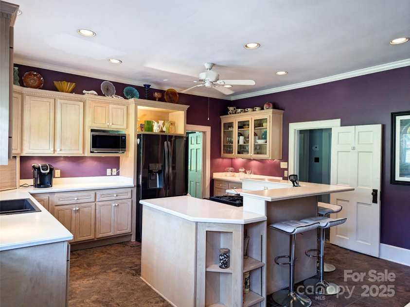 311 Union Street, Morganton, NC 28655.  MLS# CAR4250809, YatesRealty ID 10547. 