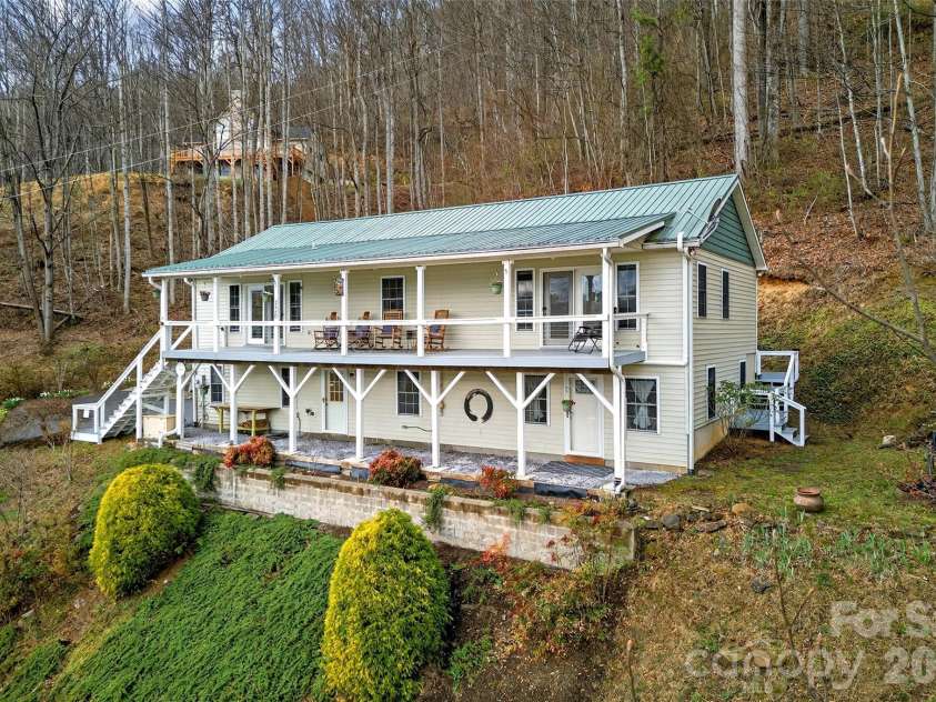 120 Mountain Mist Lane, Waynesville, NC 28785.  MLS# CAR4356544, YatesRealty ID 10548. 