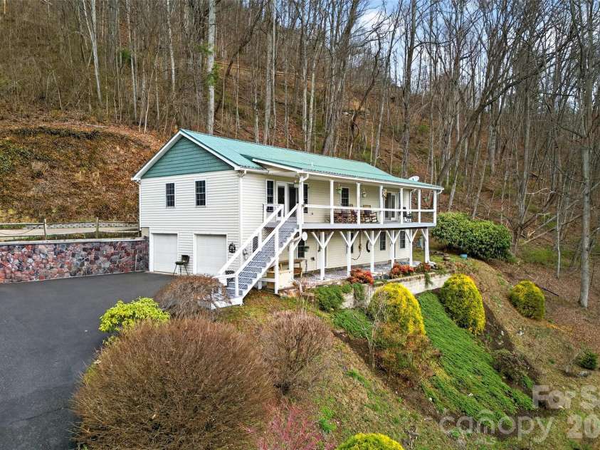 120 Mountain Mist Lane, Waynesville, NC 28785.  MLS# CAR4356544, YatesRealty ID 10548. 