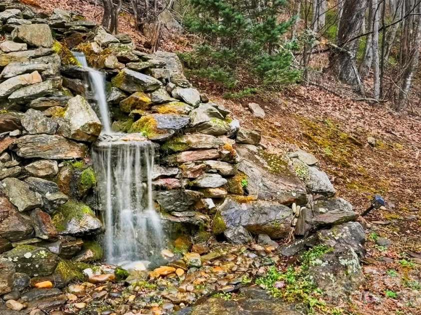 120 Mountain Mist Lane, Waynesville, NC 28785.  MLS# CAR4356544, YatesRealty ID 10548. 