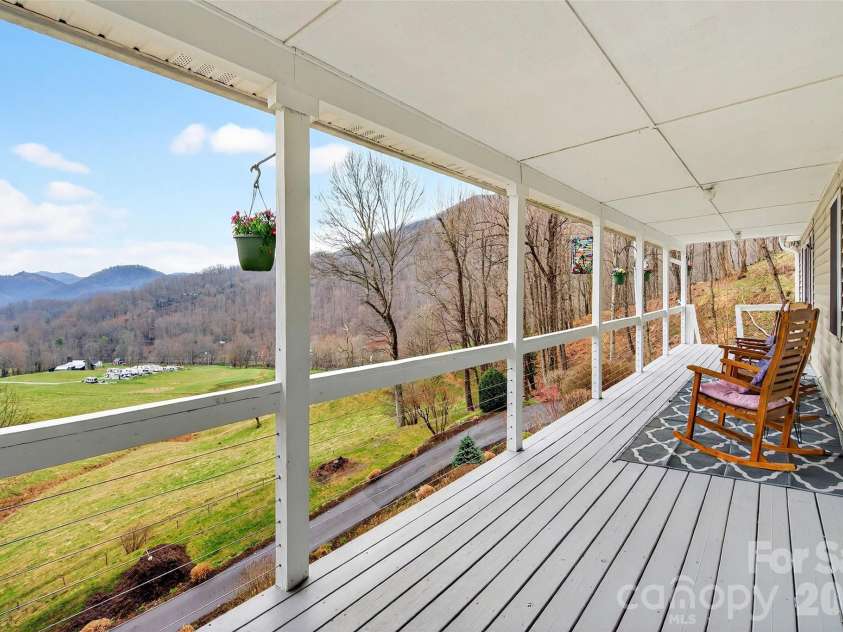 120 Mountain Mist Lane, Waynesville, NC 28785.  MLS# CAR4356544, YatesRealty ID 10548. 