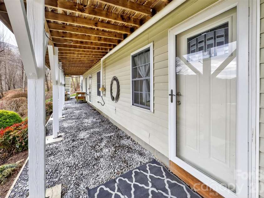 120 Mountain Mist Lane, Waynesville, NC 28785.  MLS# CAR4356544, YatesRealty ID 10548. 