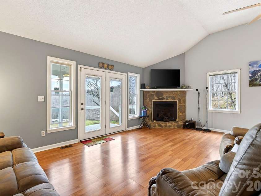 120 Mountain Mist Lane, Waynesville, NC 28785.  MLS# CAR4356544, YatesRealty ID 10548. 