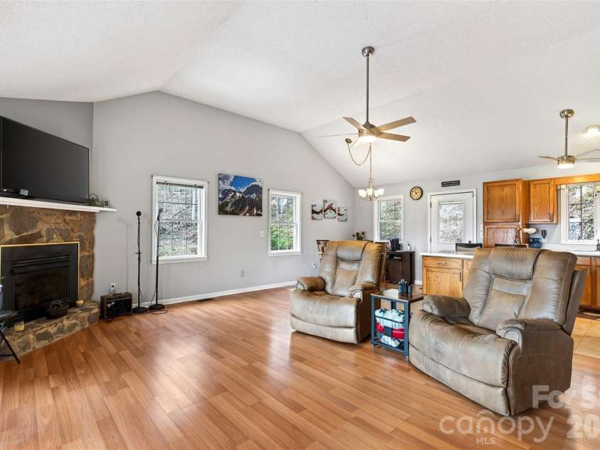 120 Mountain Mist Lane, Waynesville, NC 28785.  MLS# CAR4356544, YatesRealty ID 10548. 